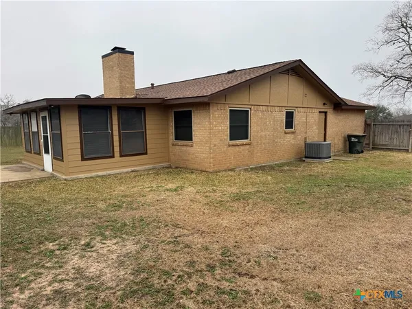 $279,000 | 104 Alamo Circle, Cuero, TX 77954