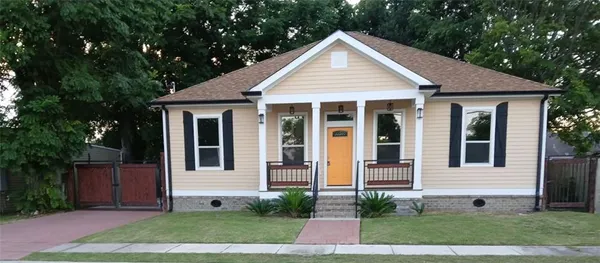 $279,000 | 2208 Marietta Street, Chalmette, LA 70043