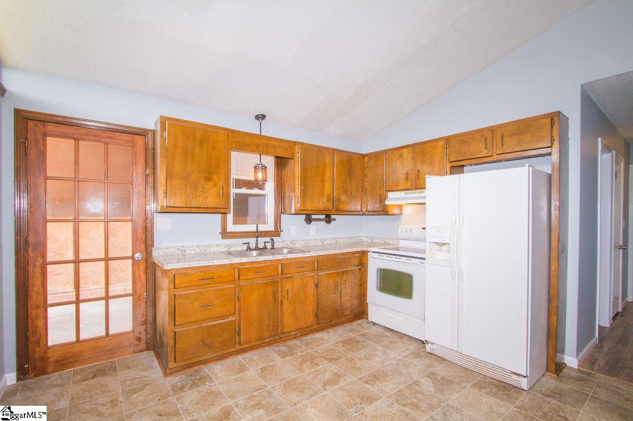 415 Westchester Road Easley, SC 29640 - Photo 5 of 24