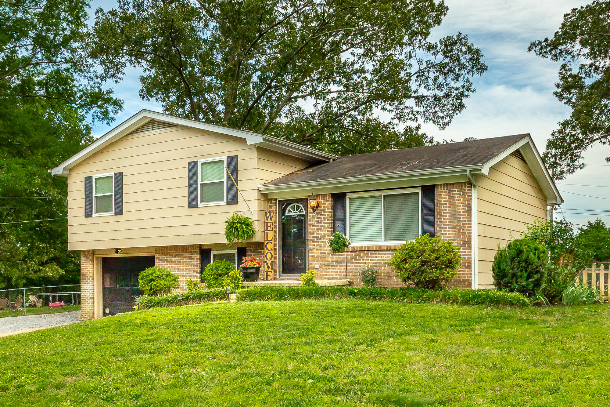 1522 North Chester Road Hixson, TN 37343 - Photo 2 of 25 1522 N Chester Rd. HD-4