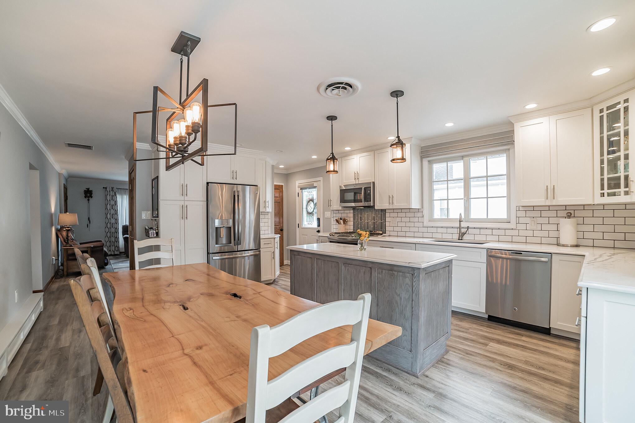 514 Patapsco Avenue Rosedale, MD 21237 - Photo 14 of 46 Subway Backsplash & Pendant Lights