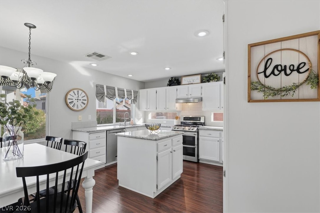 1028 Spring Pond Court Henderson, NV 89002 - Photo 6 of 44