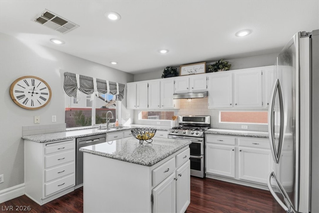 1028 Spring Pond Court Henderson, NV 89002 - Photo 7 of 44