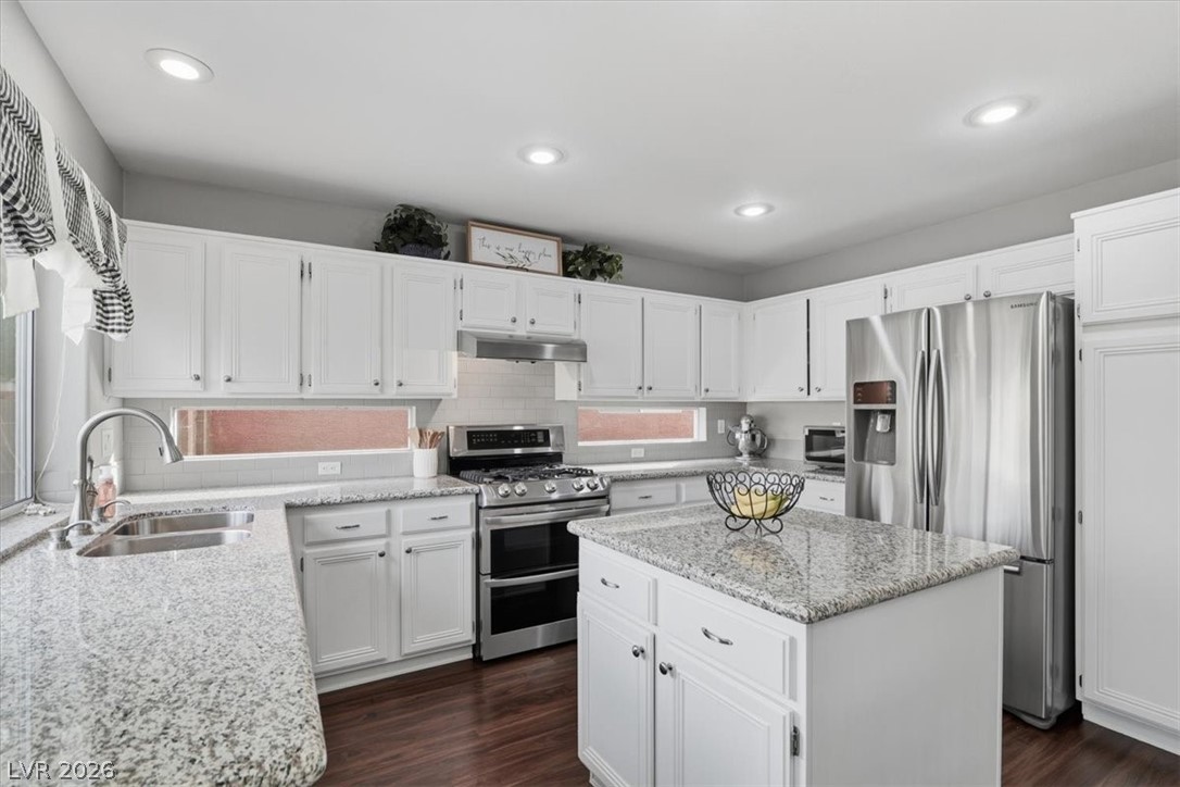 1028 Spring Pond Court Henderson, NV 89002 - Photo 8 of 44