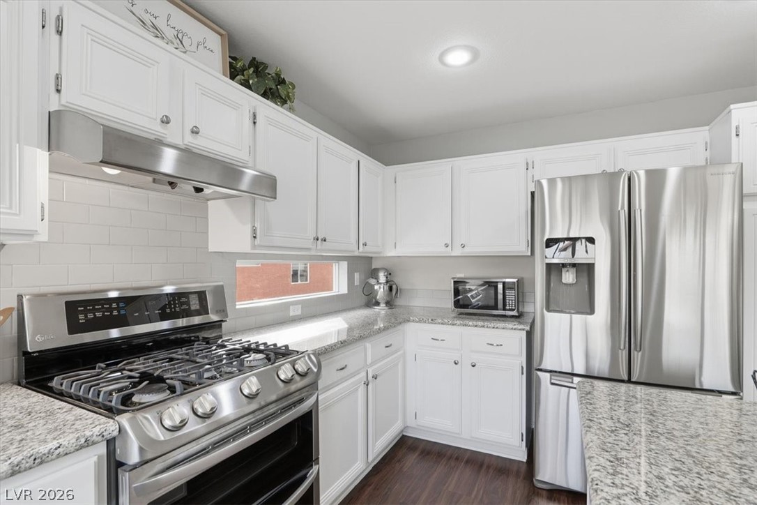 1028 Spring Pond Court Henderson, NV 89002 - Photo 9 of 44