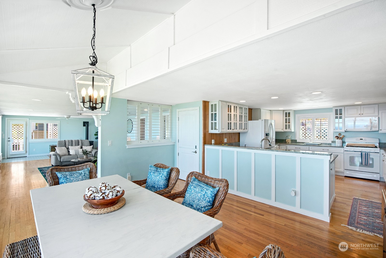 6800 Southwest Maury Park Road Vashon, WA 98070 - Photo 12 of 40 Gallery Image 12