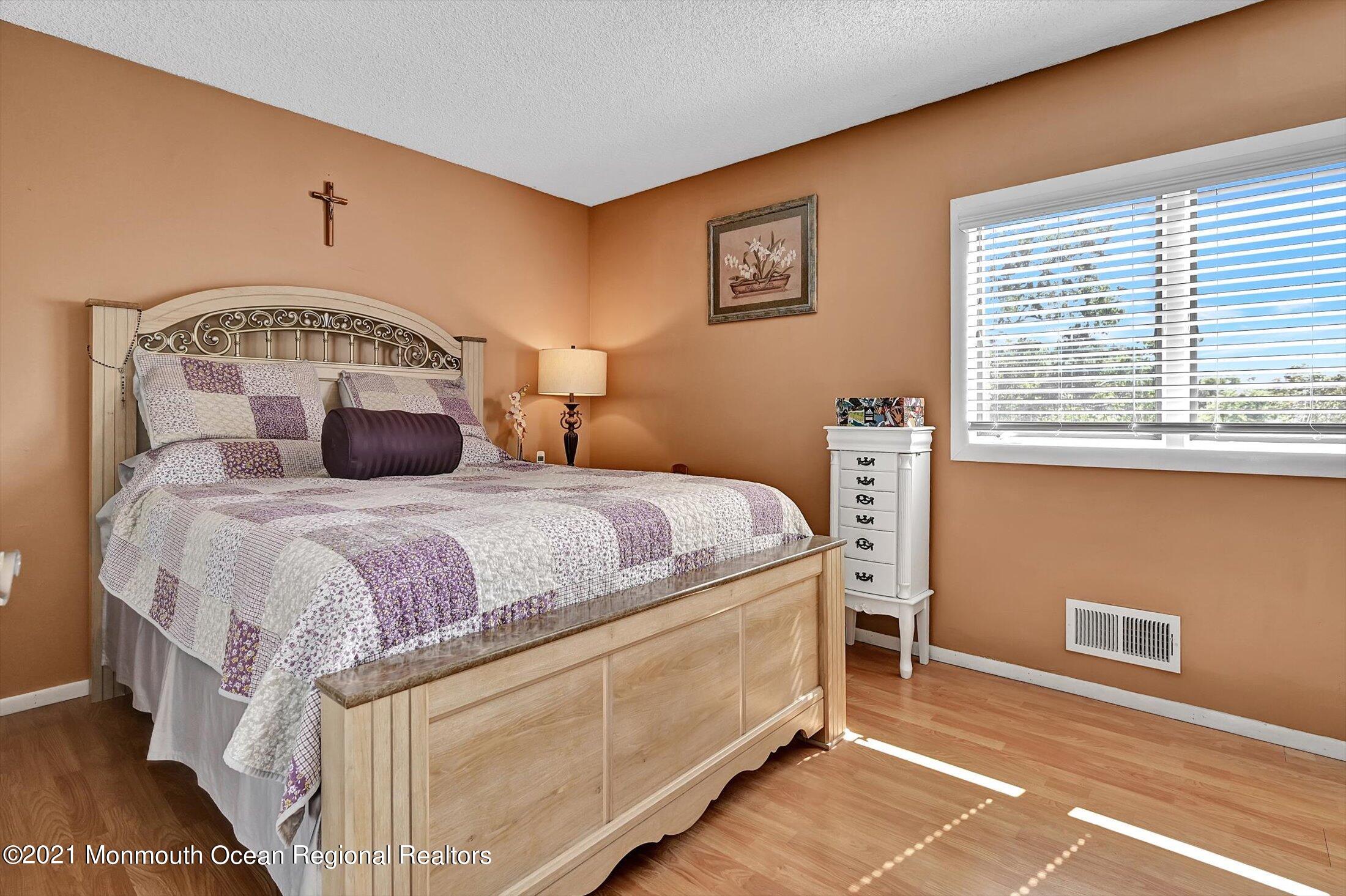 21 Anchor Road Barnegat, NJ 08005 - Photo 14 of 37 16-15518506