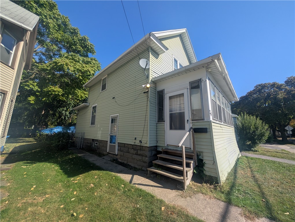 24 Lois Street Rochester, NY 14606 - Photo 3 of 17