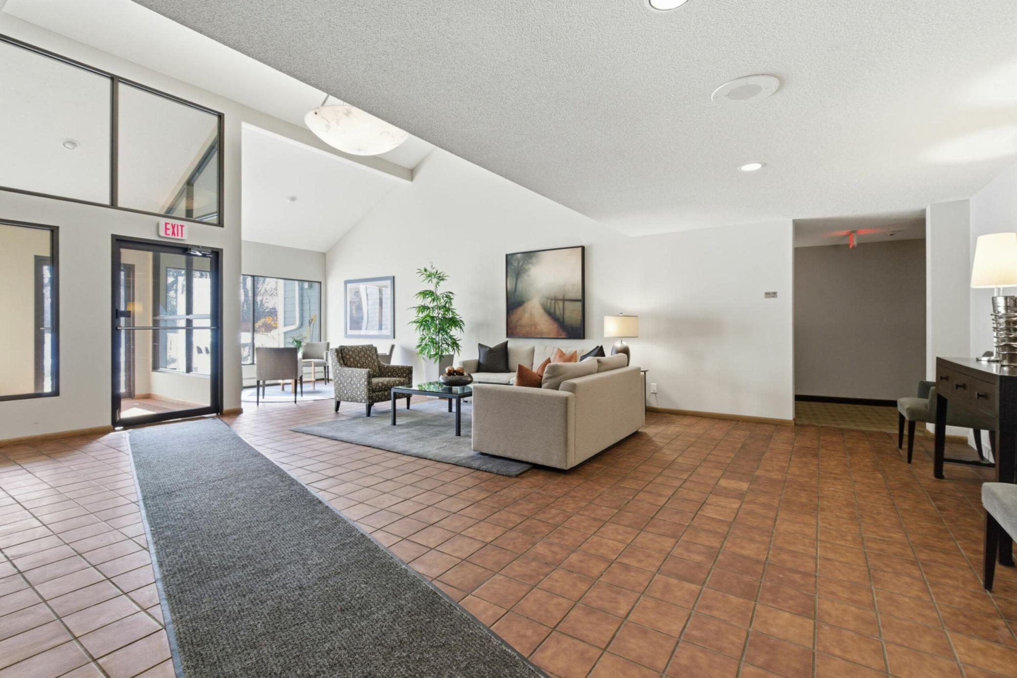 3030 St Albans Mill Road, Unit 213 Minnetonka, MN 55305 - Photo 23 of 35