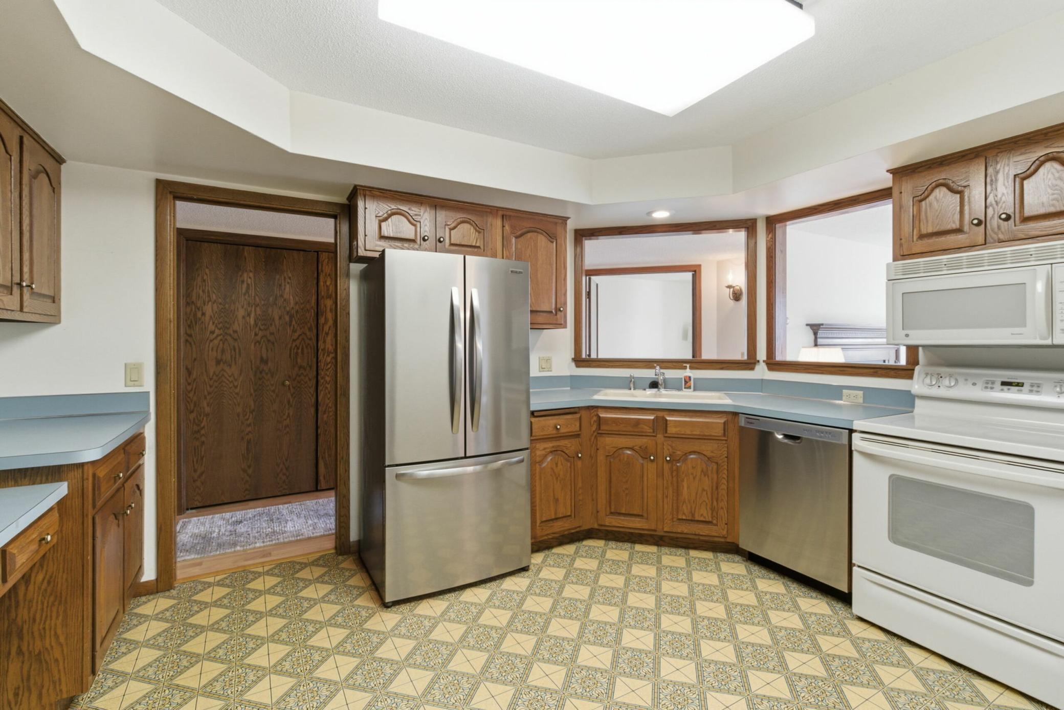 3030 St Albans Mill Road, Unit 213 Minnetonka, MN 55305 - Photo 10 of 35