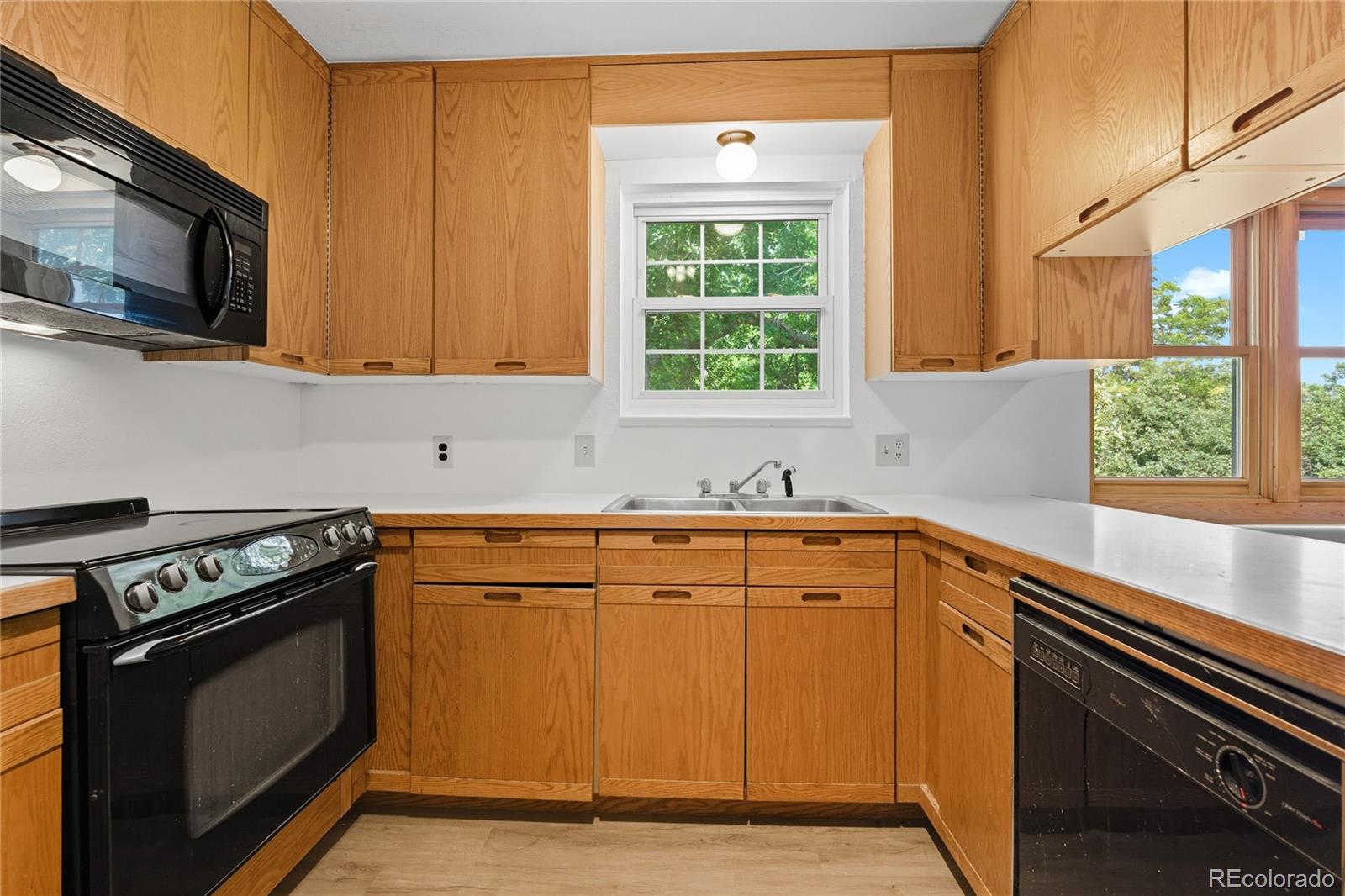 3090 Carter Circle Denver, CO 80222 - Photo 6 of 37