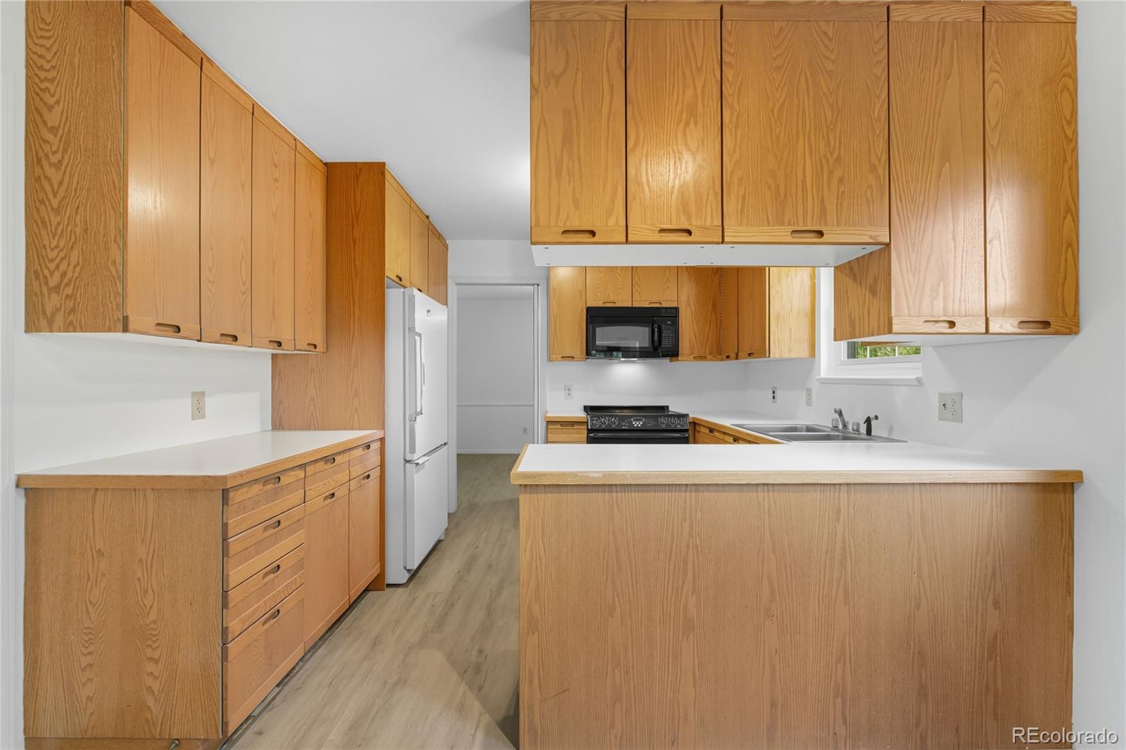 3090 Carter Circle Denver, CO 80222 - Photo 7 of 37