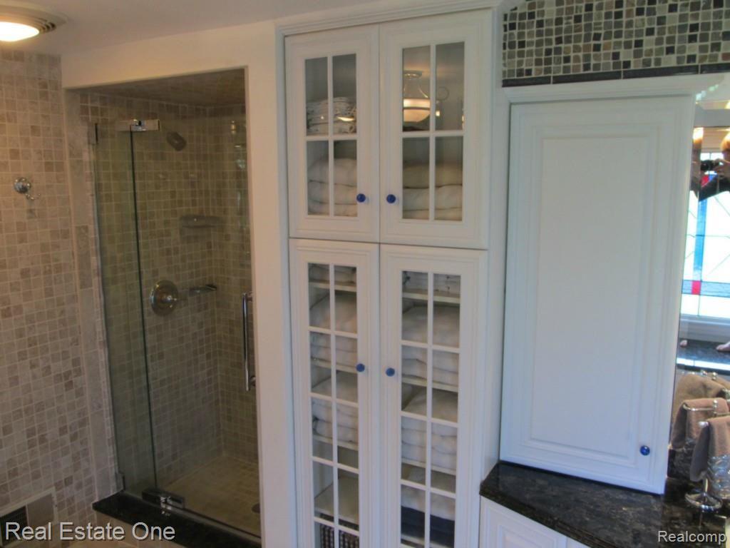 1864 Carter Road Rochester, MI 48306 - Photo 12 of 29 photo 28.jpg
