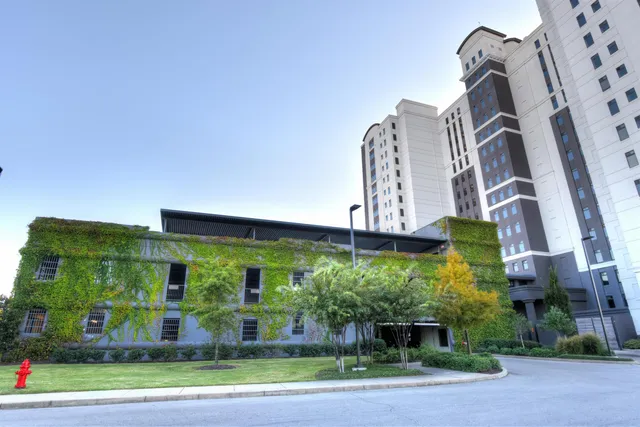 $439,000 | 717 Riverside Drive, Unit 510, Memphis, TN 38103