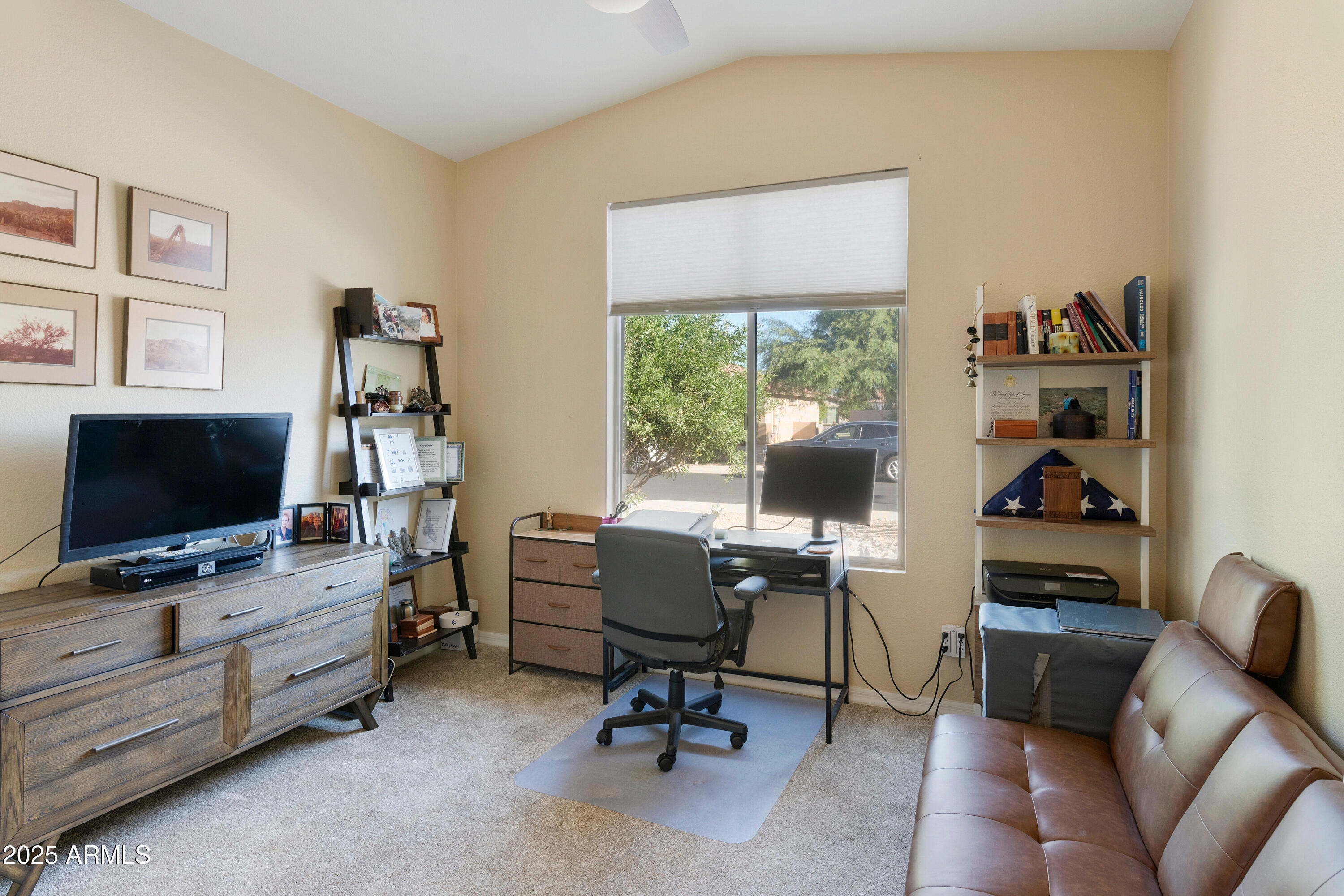4727 East Azalea Drive Gilbert, AZ 85298 - Photo 20 of 46 a livingroom with workspace and a window