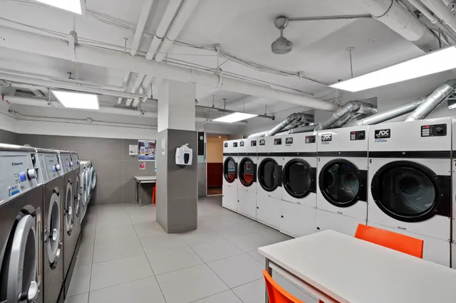 $378,000 | 2650 Ocean Parkway, Unit 6P | Gravesend