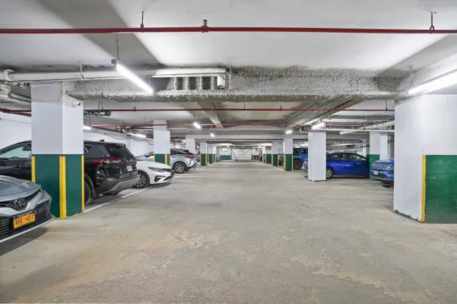 $378,000 | 2650 Ocean Parkway, Unit 6P | Gravesend