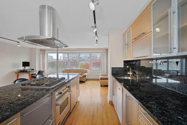 $378,000 | 2650 Ocean Parkway, Unit 6P | Gravesend