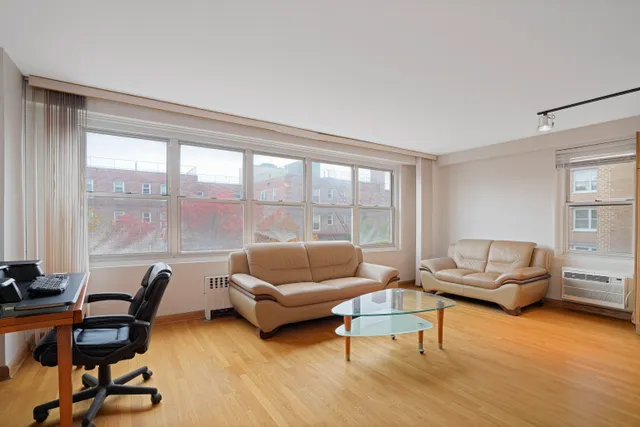 $378,000 | 2650 Ocean Parkway, Unit 6P | Gravesend