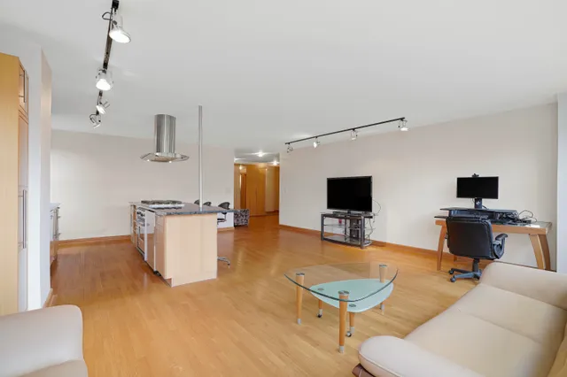 $378,000 | 2650 Ocean Parkway, Unit 6P | Gravesend