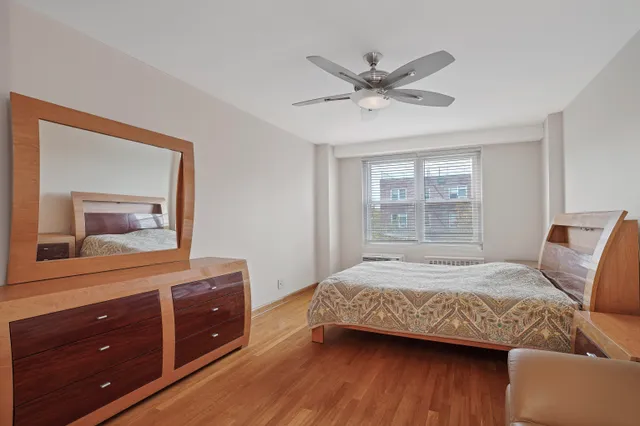 $378,000 | 2650 Ocean Parkway, Unit 6P | Gravesend