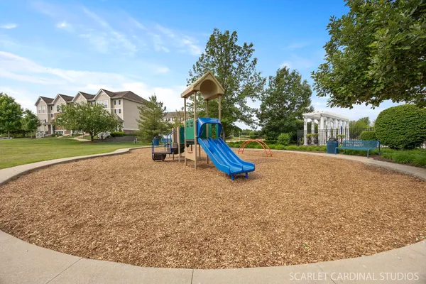 $3,000 | 169 Lakeshore Drive, Oswego, IL 60543