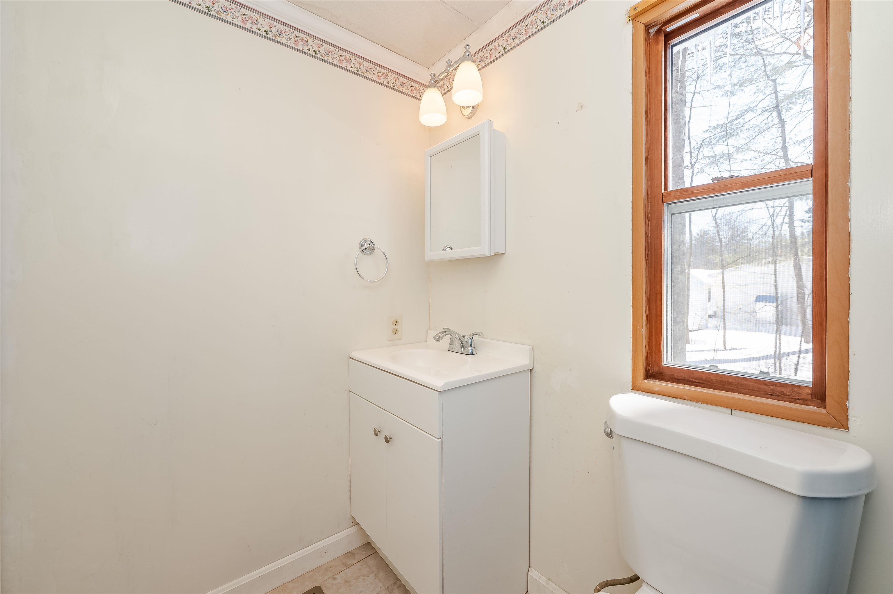 10 York Court Rochester, NH 03868 - Photo 15 of 45