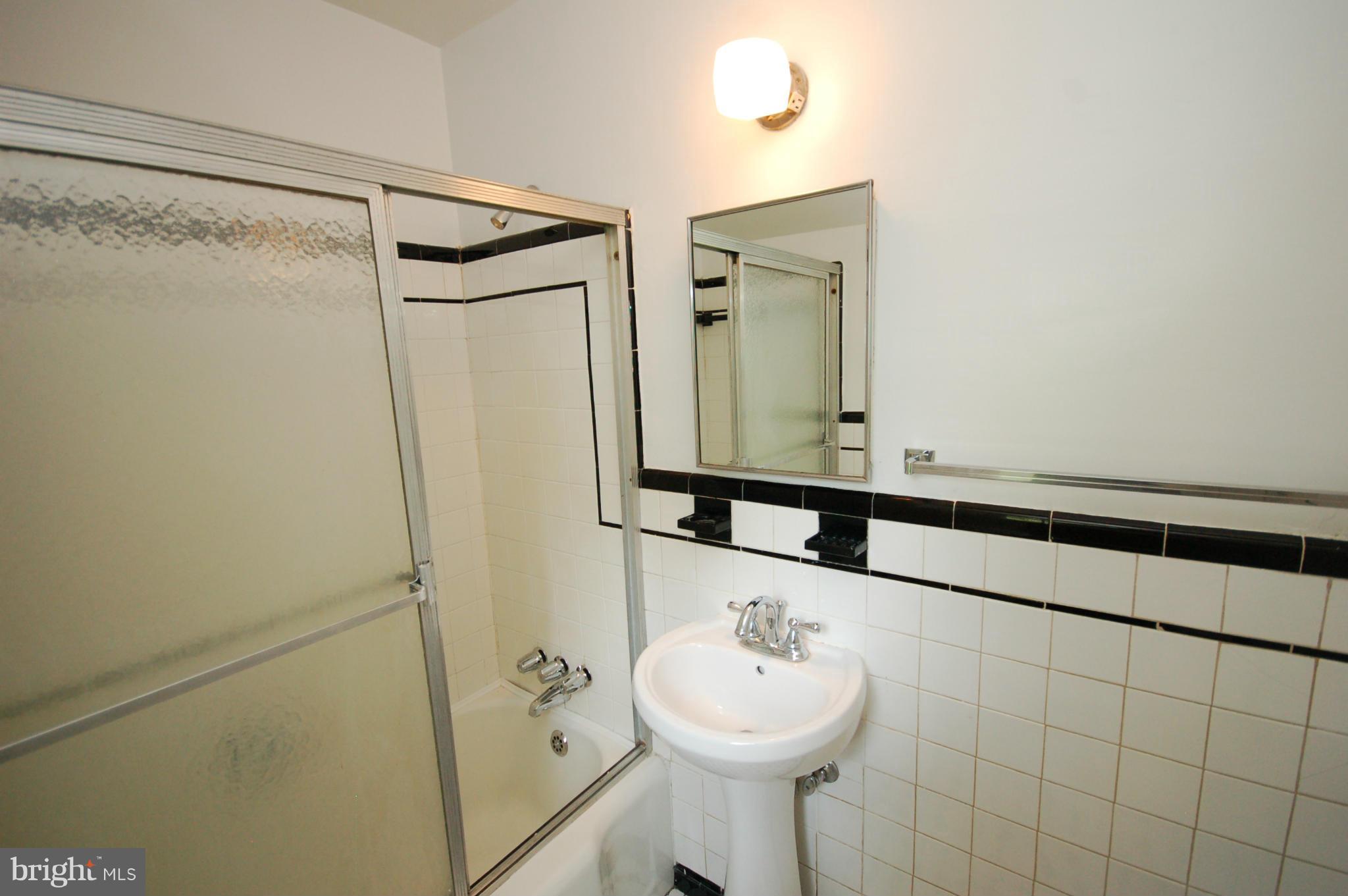 9209 Glenville Road Silver Spring, MD 20901 - Photo 17 of 30 Full Hall Bath