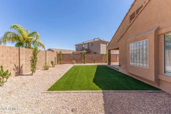 $1,800 | 28789 North Broken Shale Drive, San Tan Valley, AZ 85143