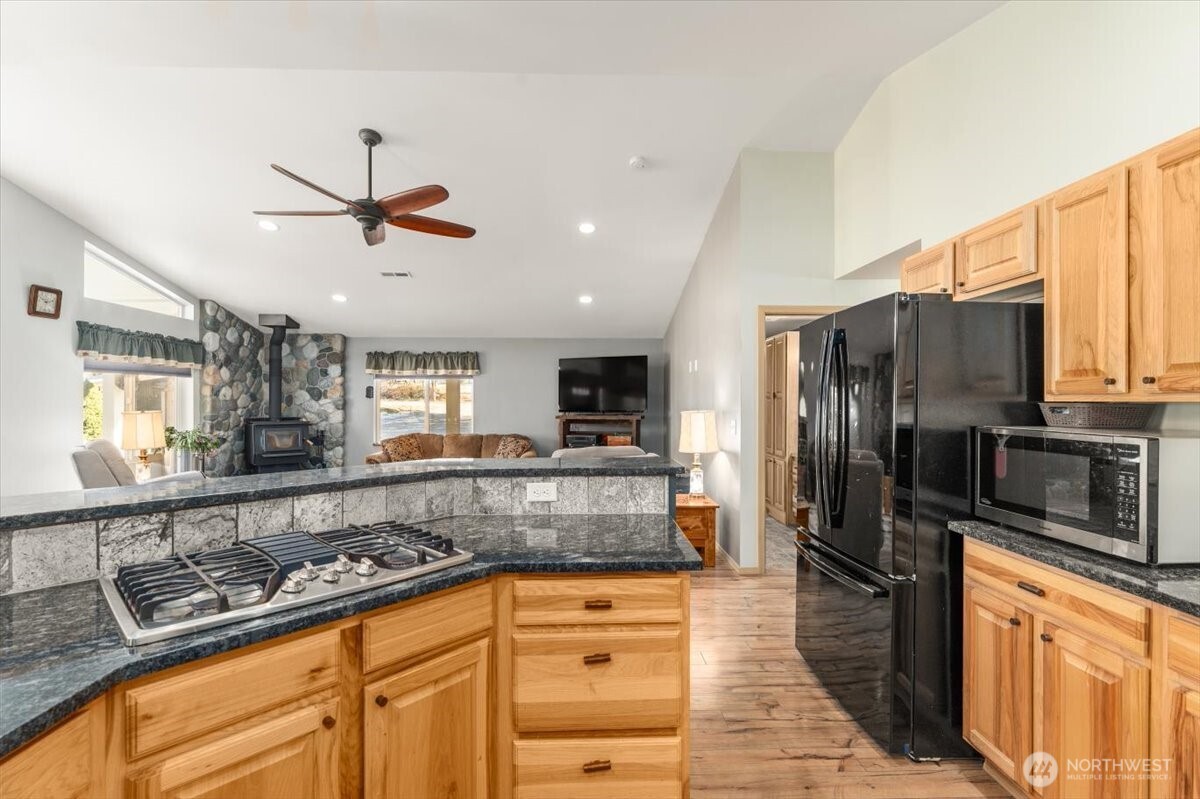 12821 Entiat River Road Entiat, WA 98822 - Photo 12 of 38