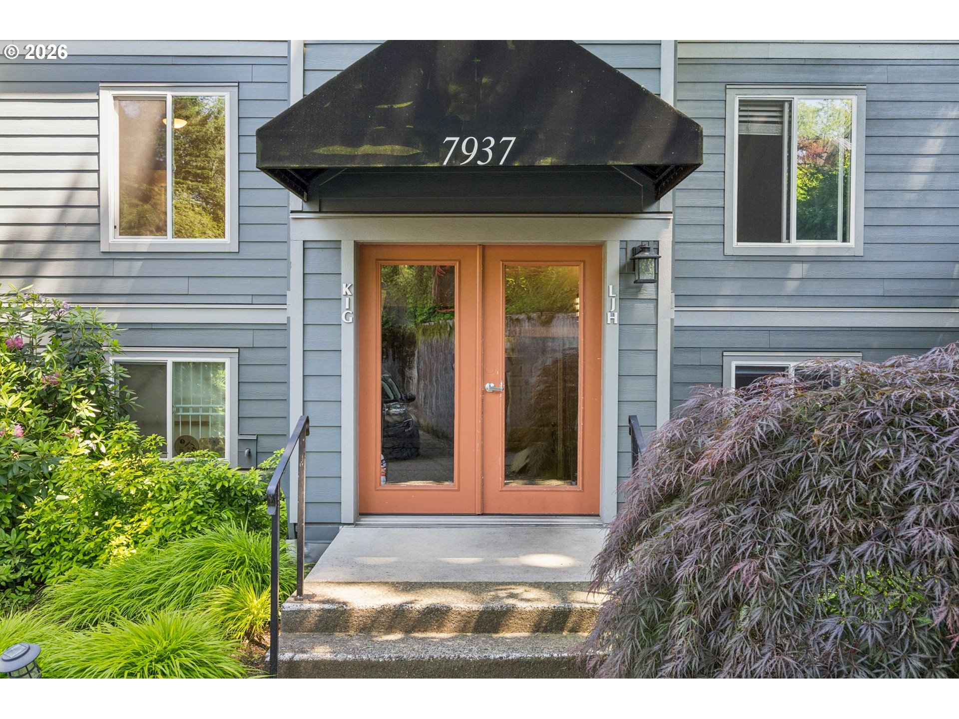 7937 Southwest 40th Avenue, Unit I Portland, OR 97219 - Photo 3 of 48 Exterior