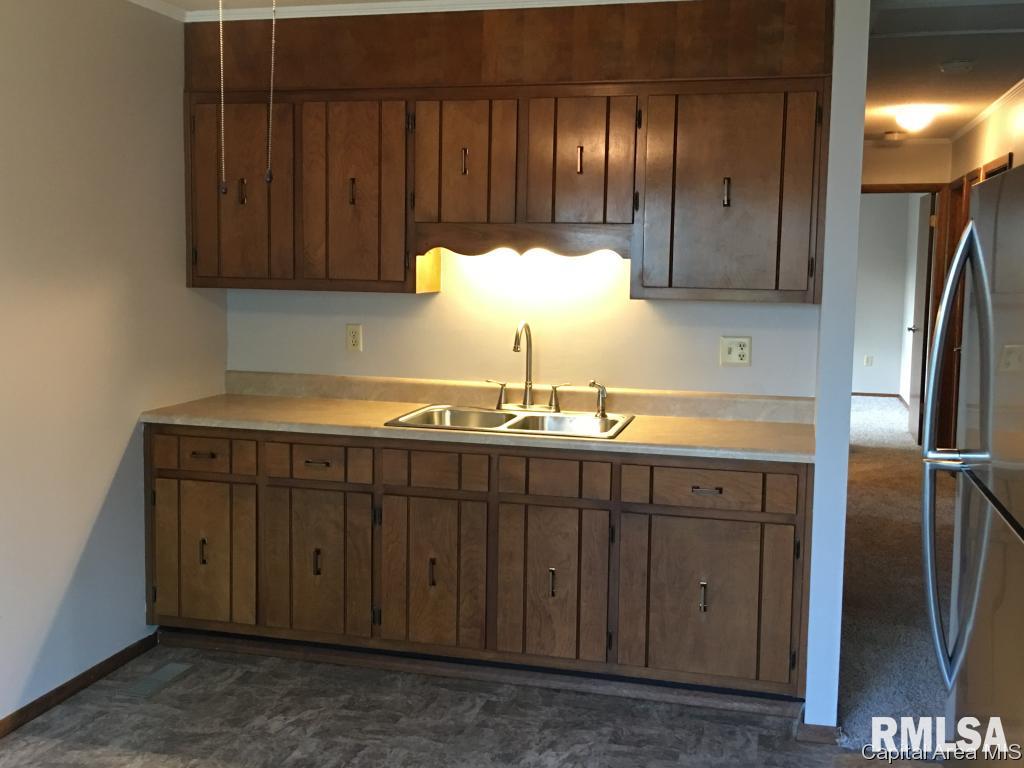 2916 Selkirk Road Springfield, IL 62702 - Photo 3 of 7