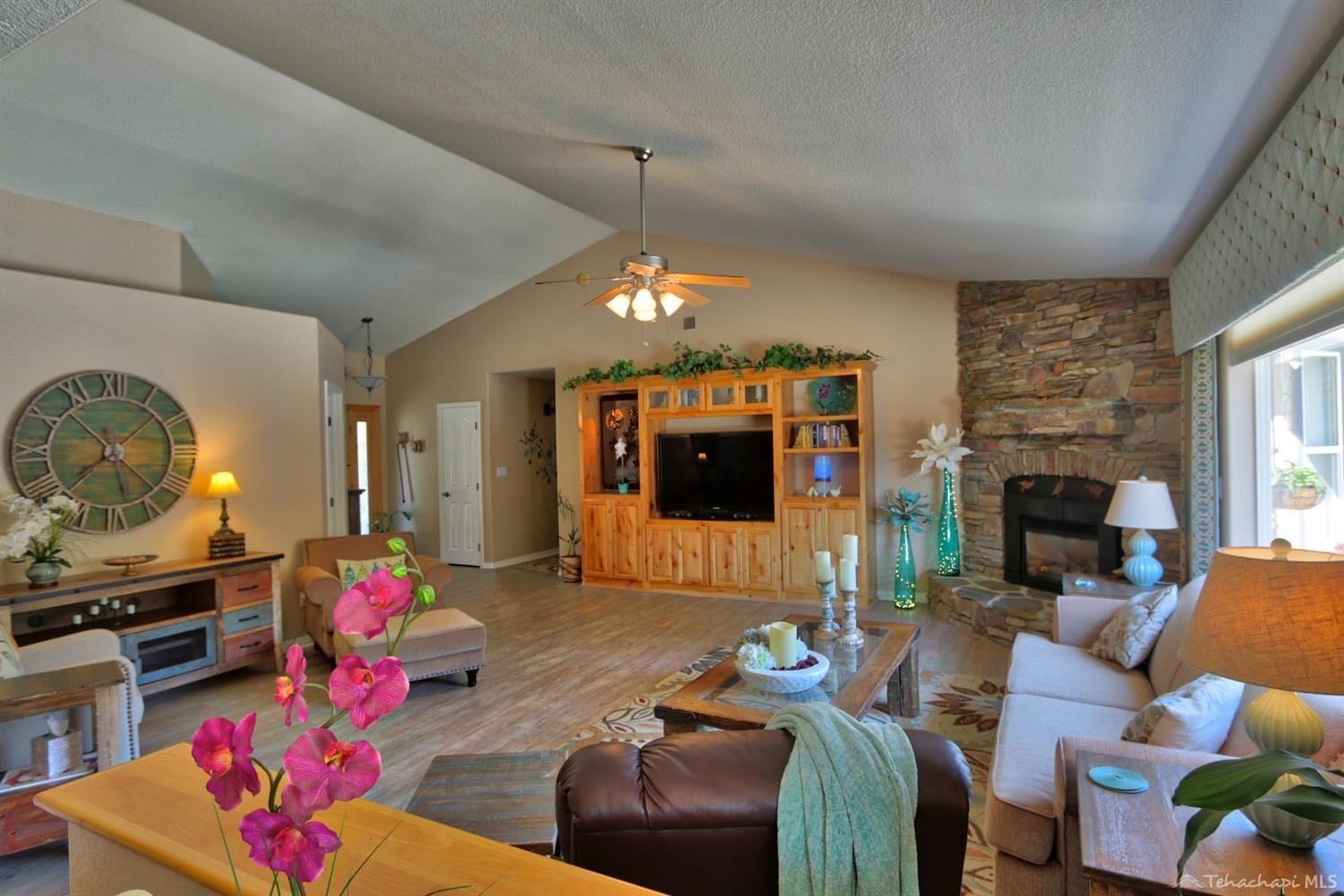 29271 North Lower Valley Road Tehachapi, CA 93561 - Photo 9 of 52 Gallery Image 9