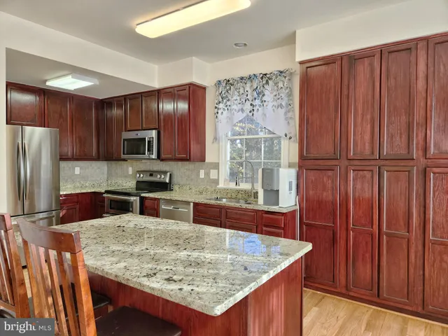 $699,900 | 8026 Readington Court, Springfield, VA 22152