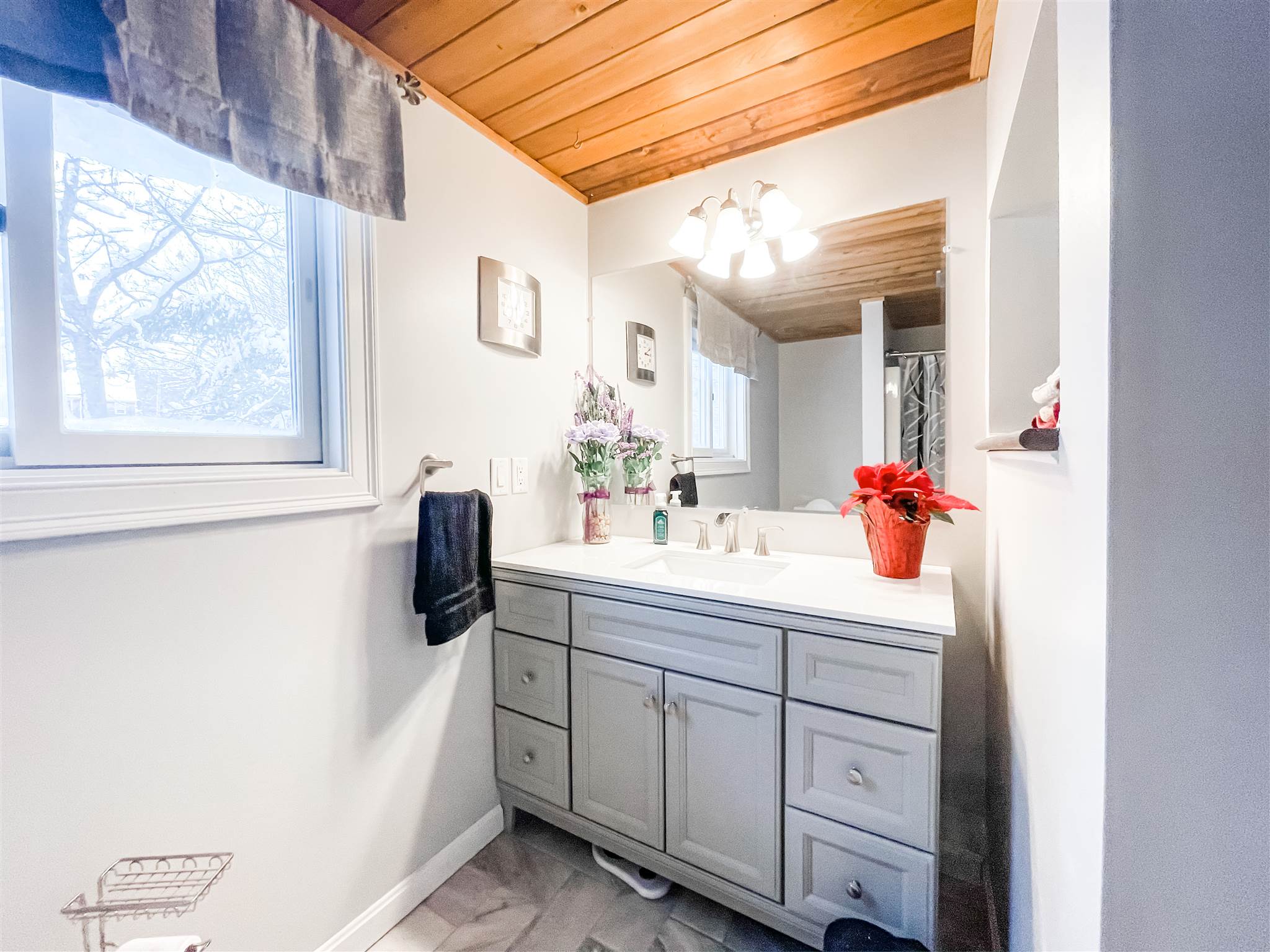 1039 Cherry Valley Road Gilford, NH 03249 - Photo 17 of 23 Gallery Image 17