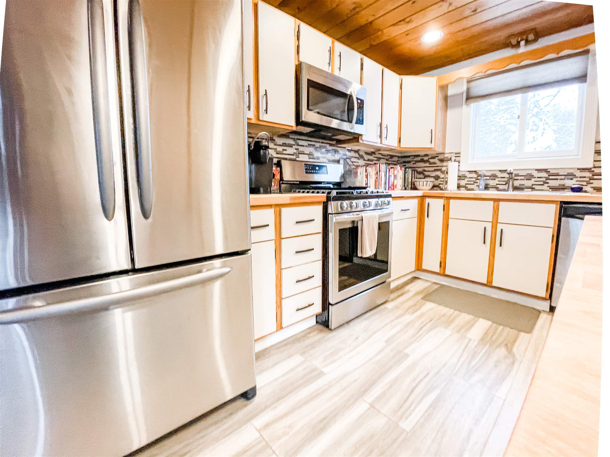 1039 Cherry Valley Road Gilford, NH 03249 - Photo 5 of 23 Gallery Image 5