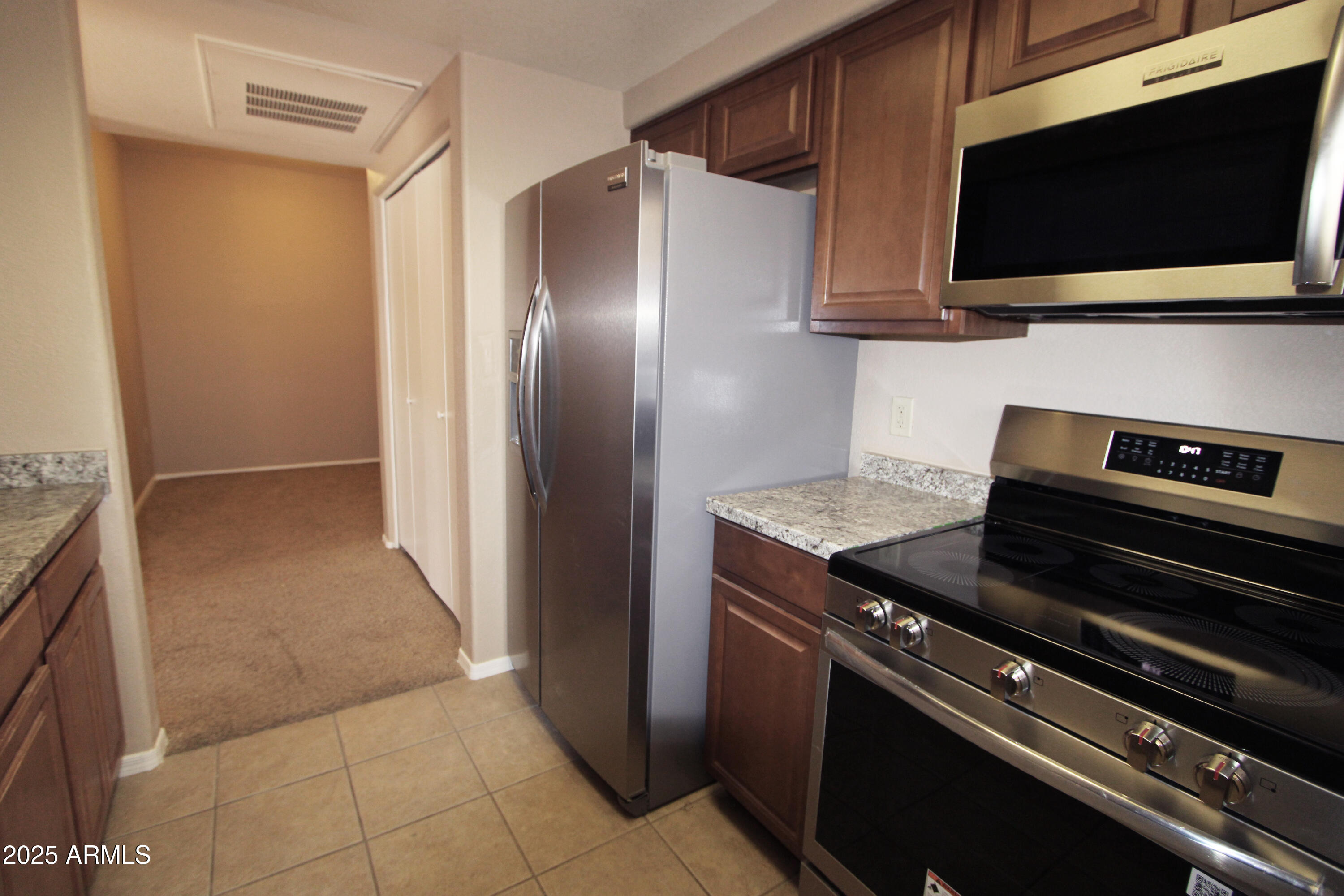 3434 East Baseline Road, Unit 141 Phoenix, AZ 85042 - Photo 12 of 39 12 Kitchen