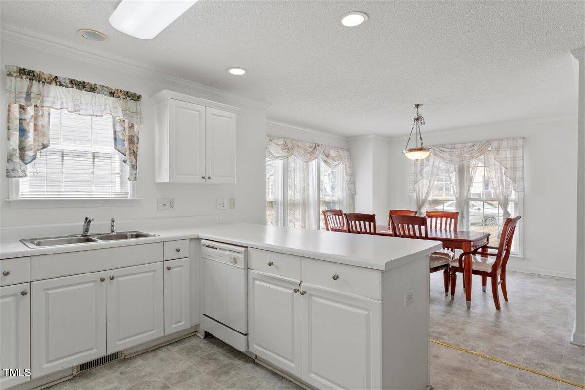 7201 Spanglers Spring Way Raleigh, NC 27610 - Photo 7 of 25 7201 Spanglers Spring Way