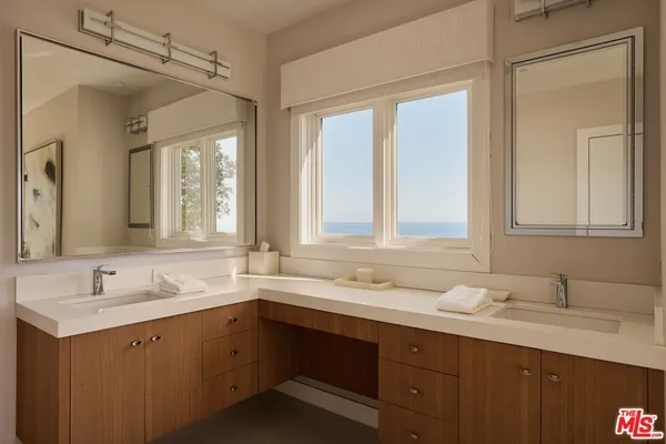 a view of walk in closet