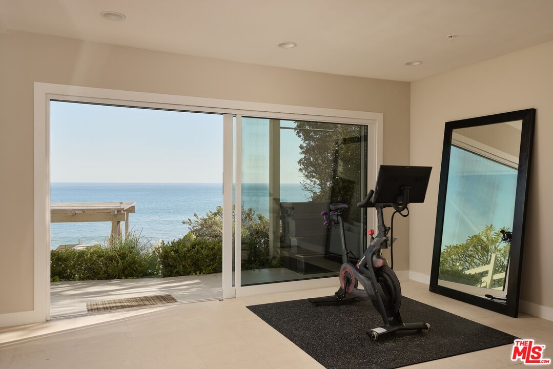 28026 Sea Ln Drive Malibu, CA 90265 - Photo 26 of 37 a view of a room with gym equipment