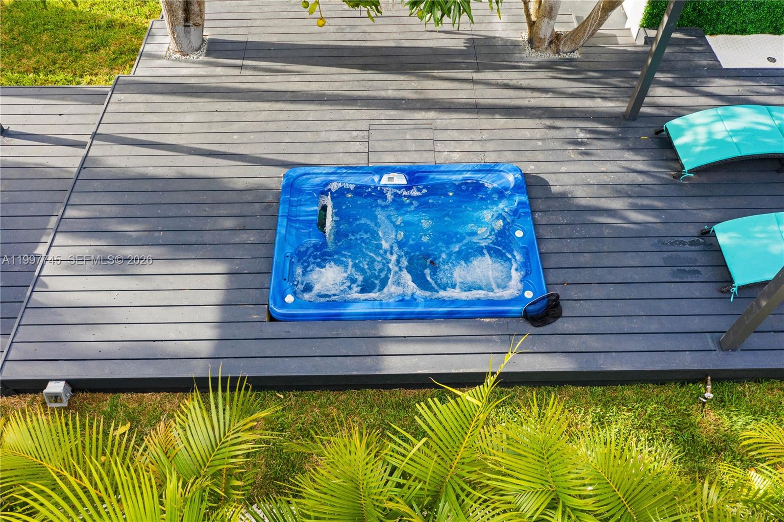 2376 Northwest 2nd Street Miami, FL 33125 - Photo 31 of 77 JACUZZI