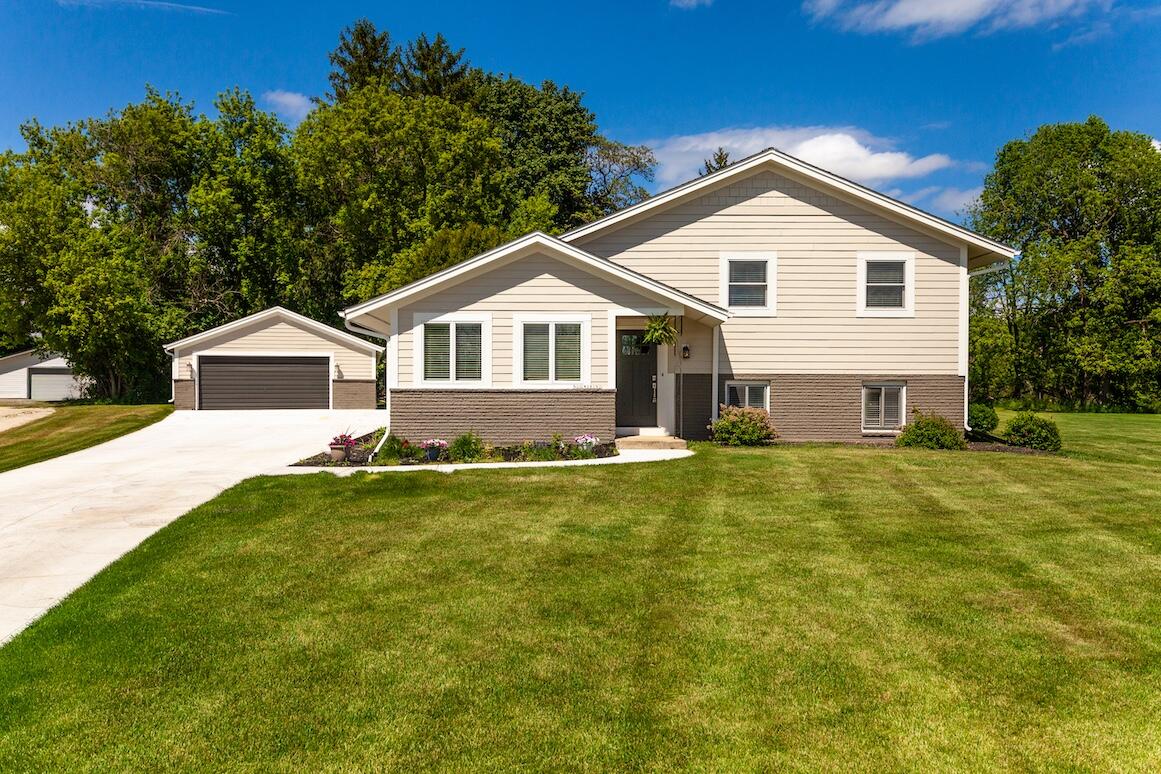 N20W28282 Oakton Road Delafield, WI 53072 - Photo 1 of 49 Ext