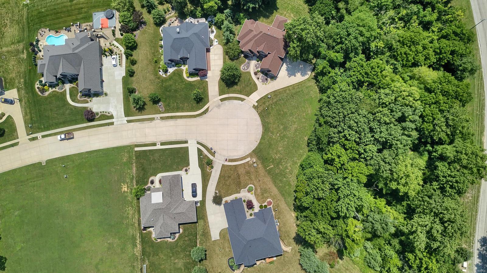 8400 Rock Ridge Court Edwardsville, IL 62025 - Photo 2 of 7 Gallery Image 2