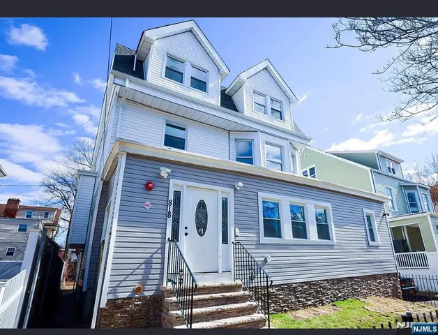 $2,600 | 818 South 12th Street, Newark, NJ 07108