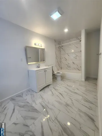 $2,600 | 818 South 12th Street, Newark, NJ 07108