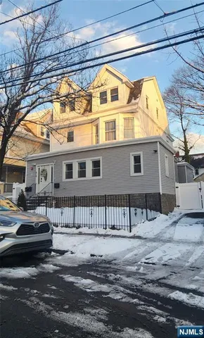 $2,600 | 818 South 12th Street, Newark, NJ 07108