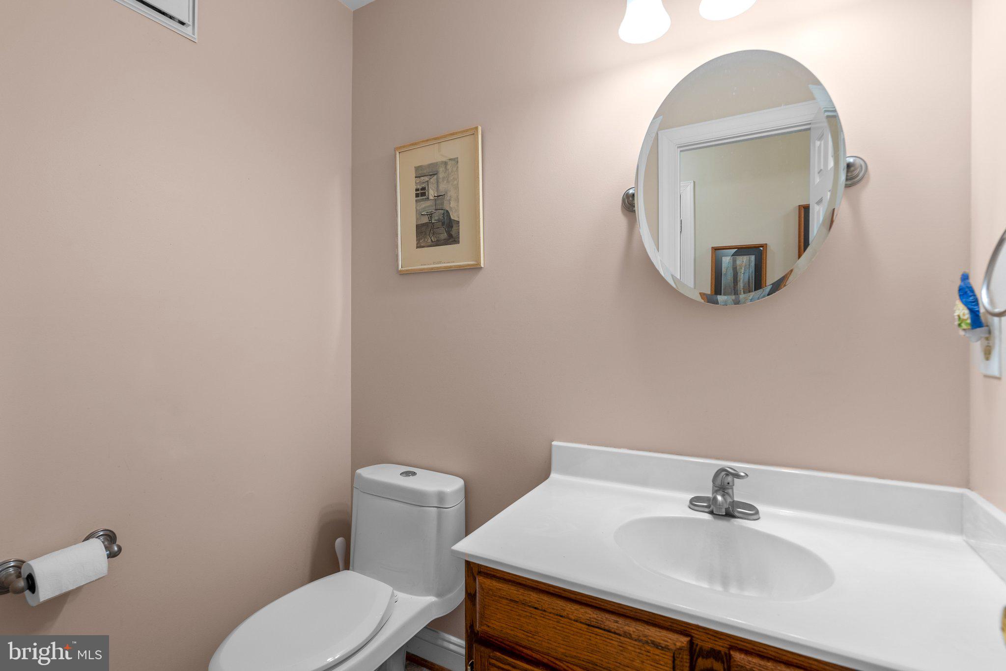 7180 Baldwin Ridge Road Warrenton, VA 20187 - Photo 23 of 46 Main Level Powder Room