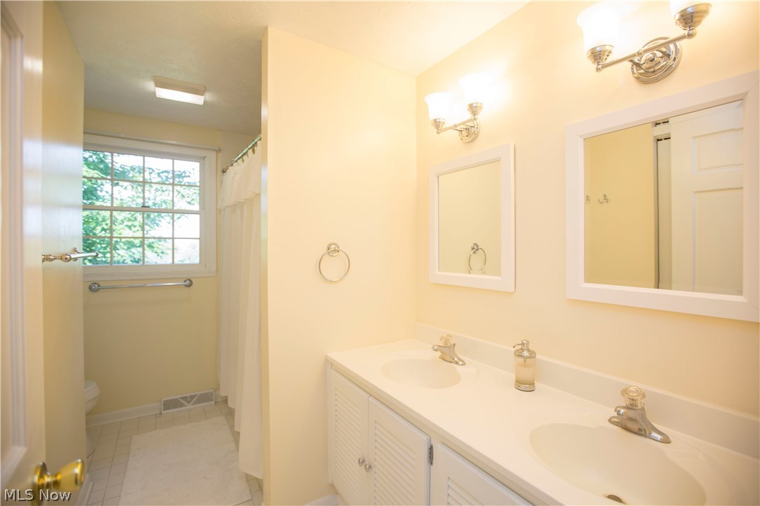 6917 Hudson Road Kent, OH 44240 - Photo 26 of 35
