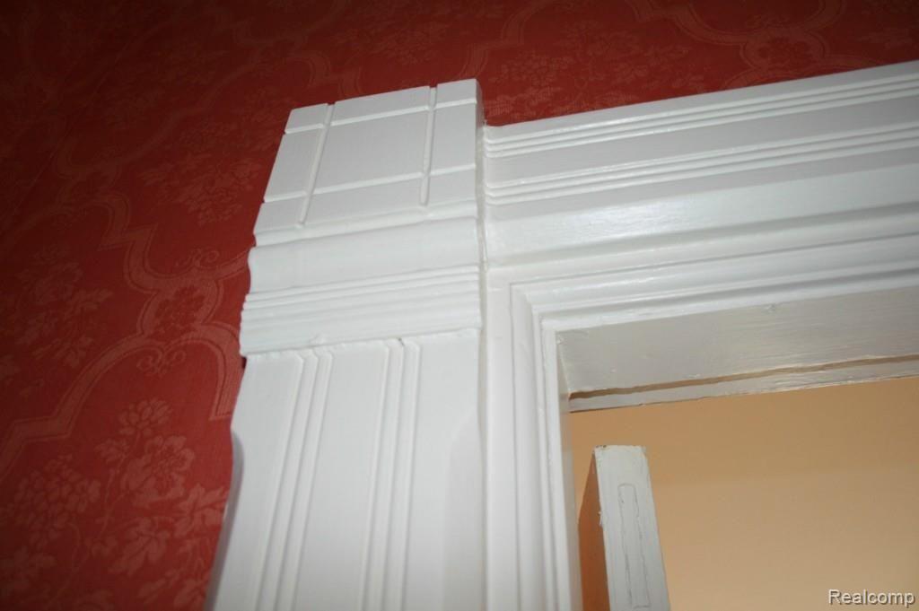 303 Isbell Street Howell, MI 48843 - Photo 13 of 21 Original trim 2.jpg