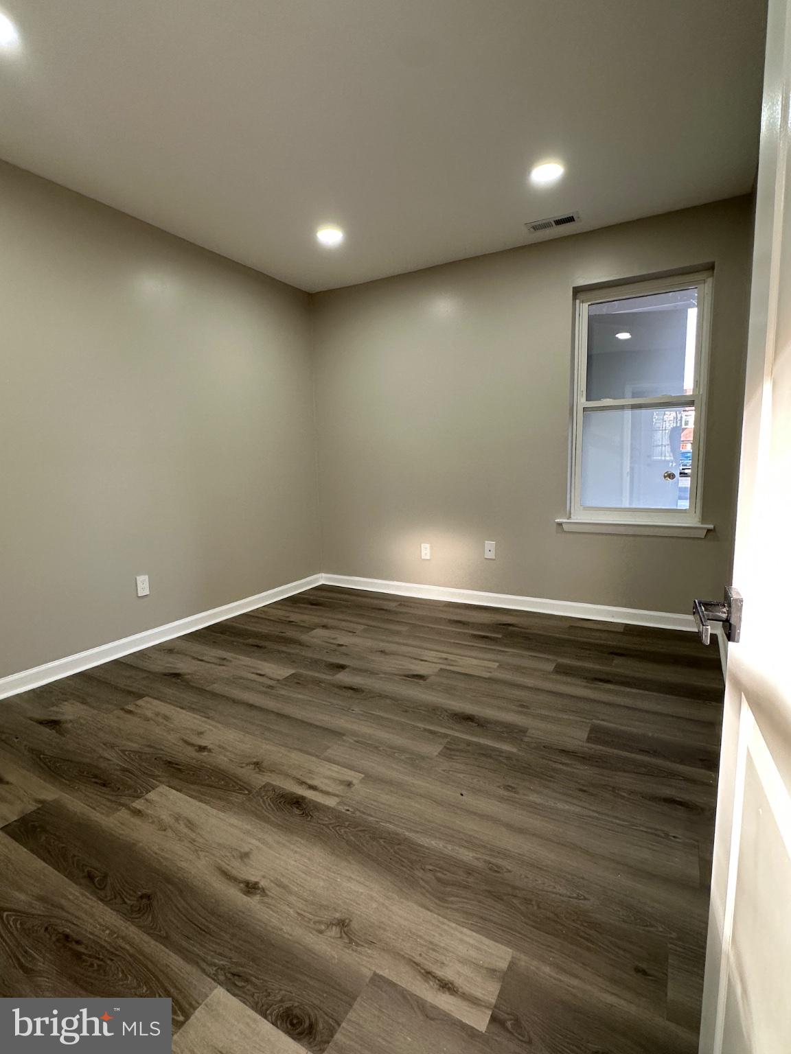 14 Buttonwood Road Voorhees, NJ 08043 - Photo 9 of 35 Bright and airy blank canvas room.